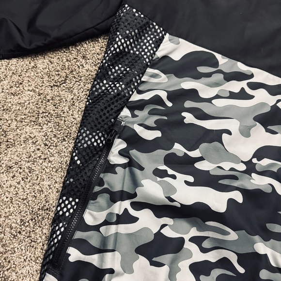 Russel Black Camo Windbreaker Size XL - Picture 4 of 12